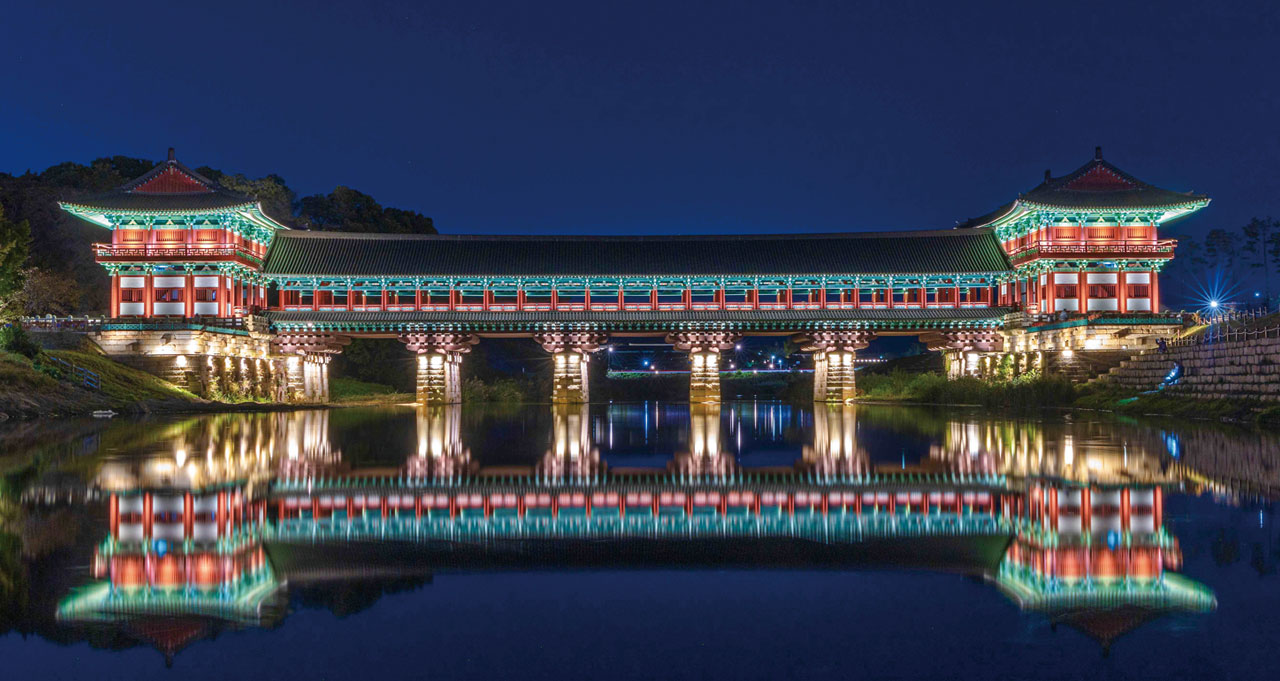 야간 경관조명에 천년의 역사가 빛나다